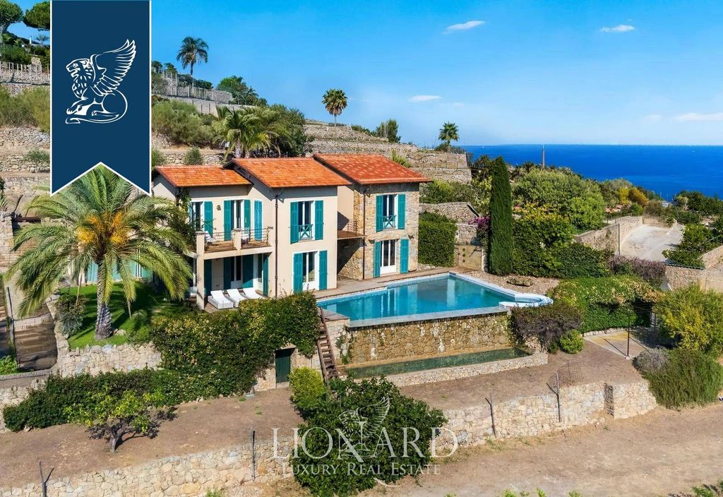 Luxury House for sale in Bordighera, 2 450 000 €, Photo 1