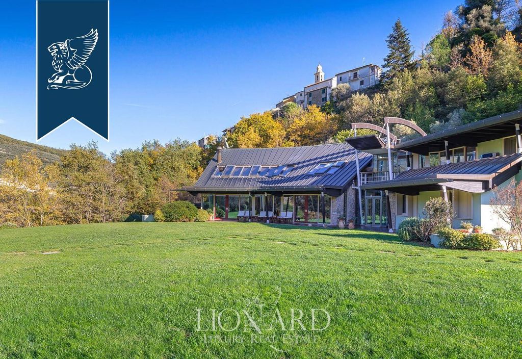 Luxury House for sale in Borgomaro, 1 850 000 €, Photo 1