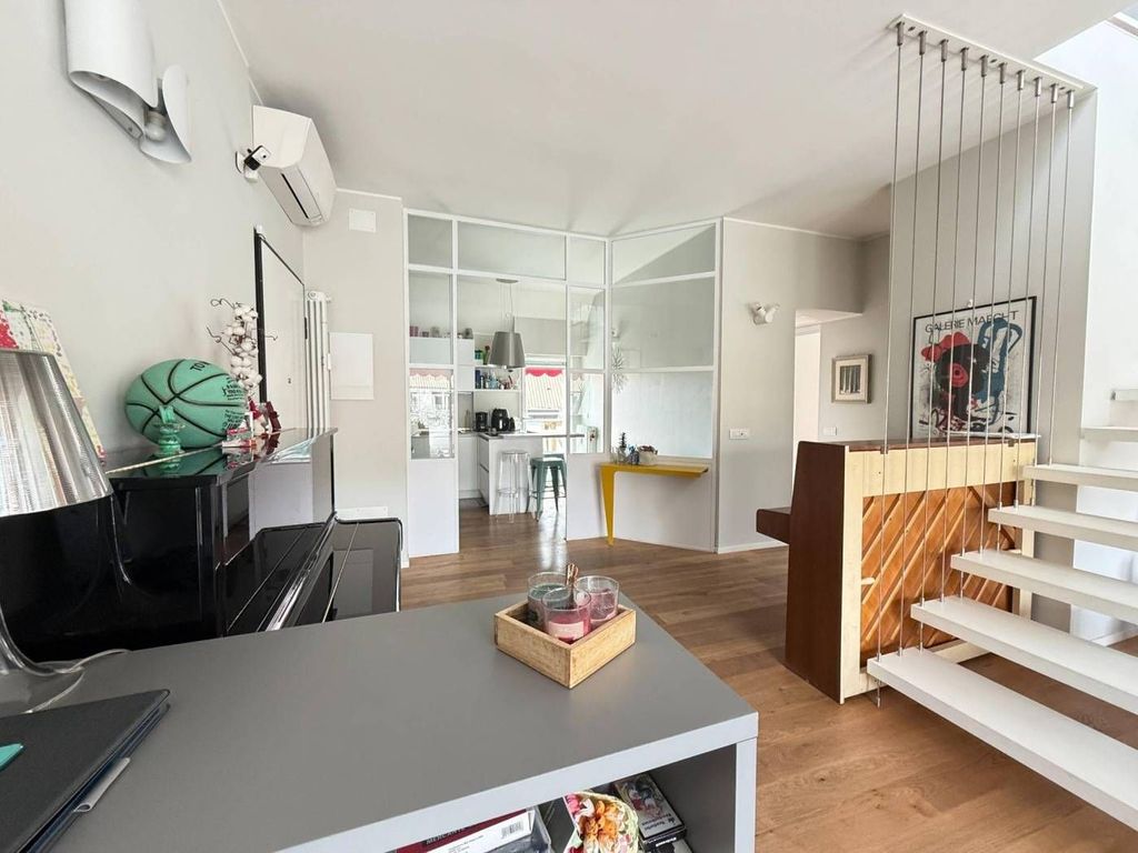 Luxury Apartment for sale in Milan, 900 000 €, Photo 2
