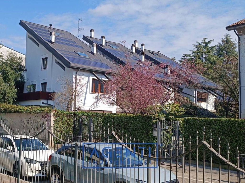Appartement de luxe à vendre à Monza, 890 000 €, Photo 2