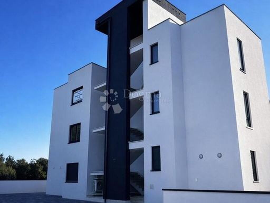 Luxury Apartment for sale in Zadar, 490 000 €, Photo 2