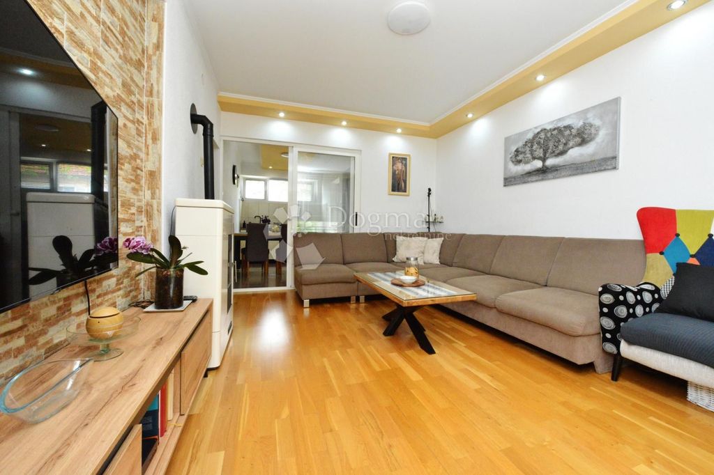 Luxury Apartment for sale in Zadar, 475 000 €, Photo 2