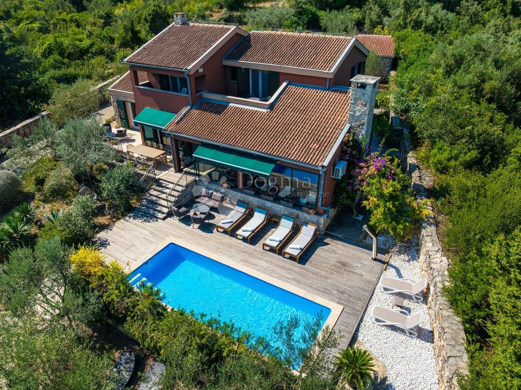 Luxury House for sale in Zadar, 1 750 000 €, Photo 2
