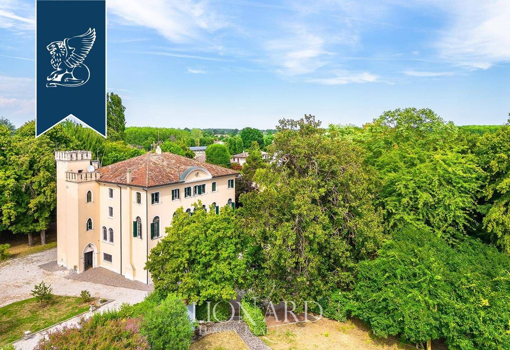 Luxury House for sale in Massanzago-Ca  Baglioni-San Dono, 2 200 009 €, Photo 1