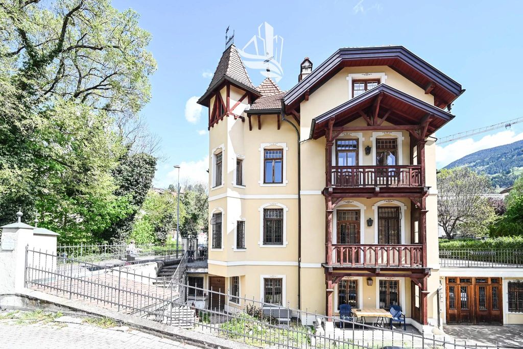 Luxury House for sale in Bressanone, 2 900 000 €, Photo 1