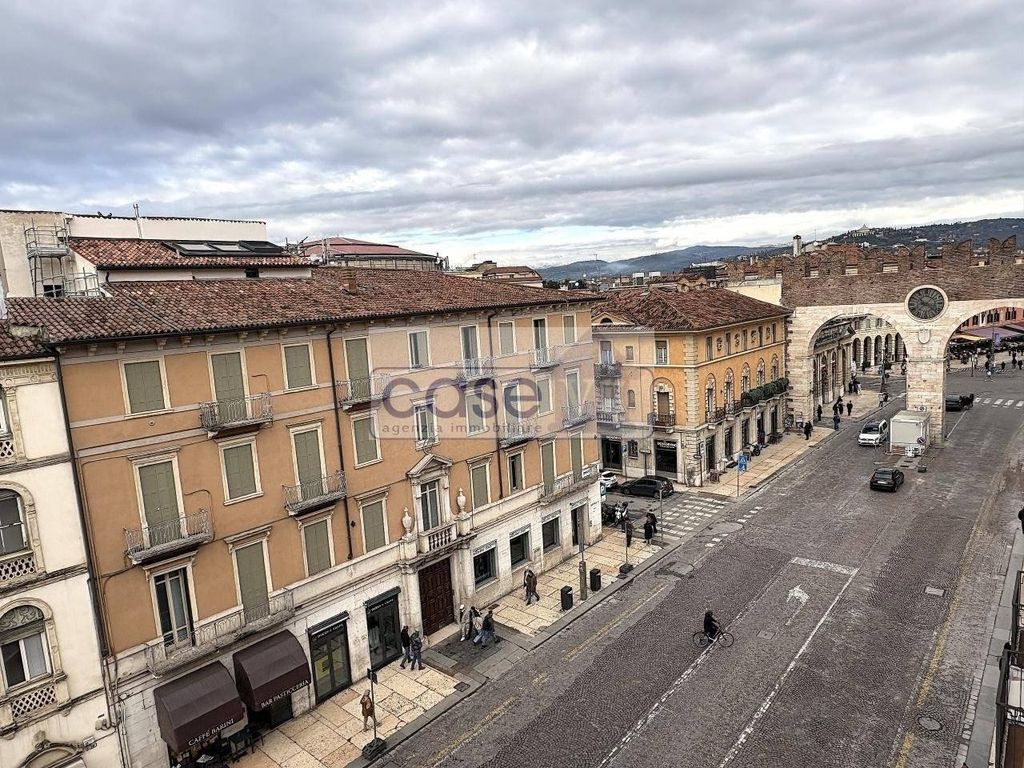 Luxury Apartment for sale in Verona, 540 000 €, Photo 1