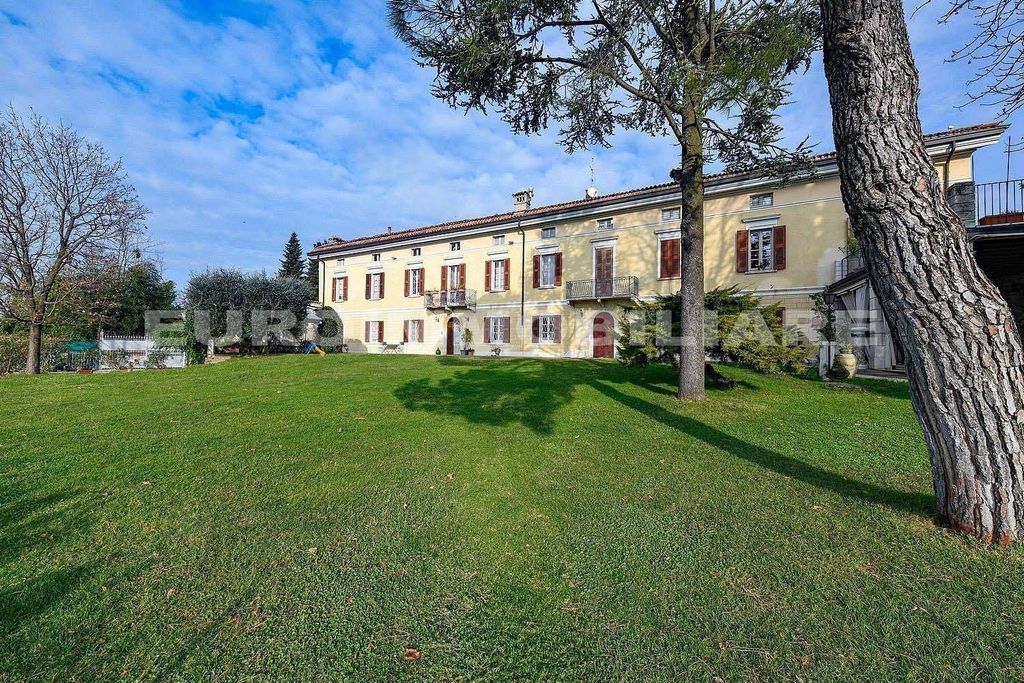 Luxury House for sale in Brescia, 2 900 000 €, Photo 1