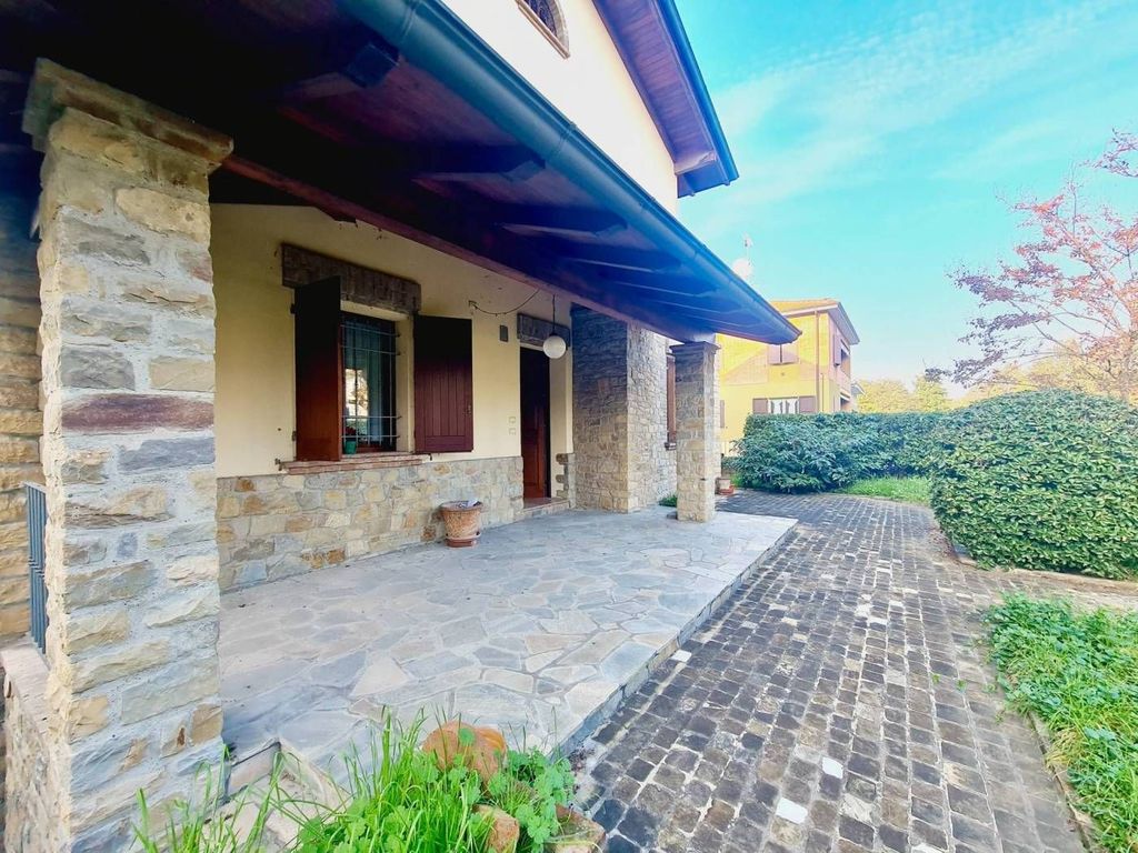 Luxury House for sale in Scandiano, 668 000 €, Photo 1