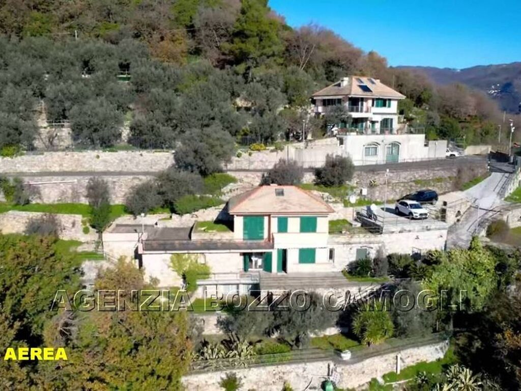 Luxury House for sale in Recco, 1 180 000 €, Photo 1