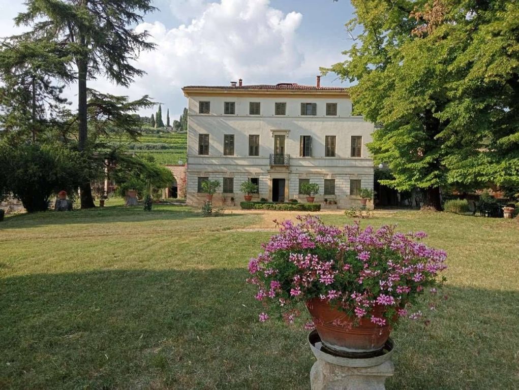 Luxury House for sale in Lavagno, 1 500 000 €, Photo 1