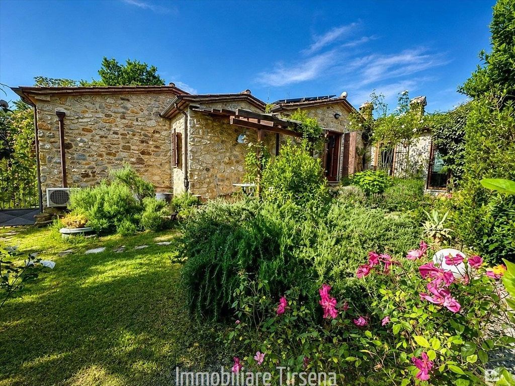 Maison de luxe à vendre à Fabro, 590 000 €, Photo 2
