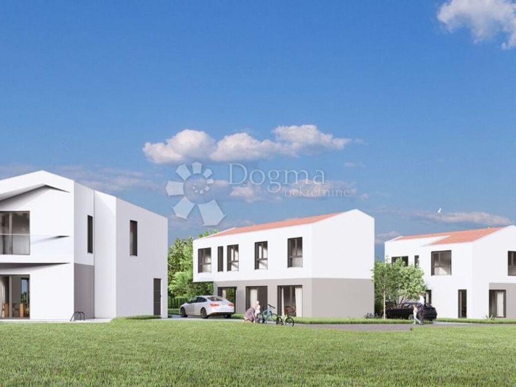 Maison de luxe à vendre à Vrsar, 650 000 €, Photo 2