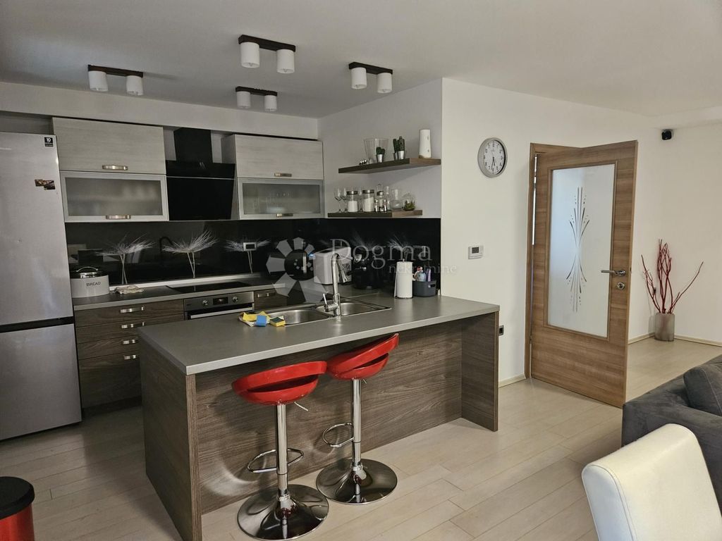 Luxury House for sale in Vrbnik, 0 €, Photo 2