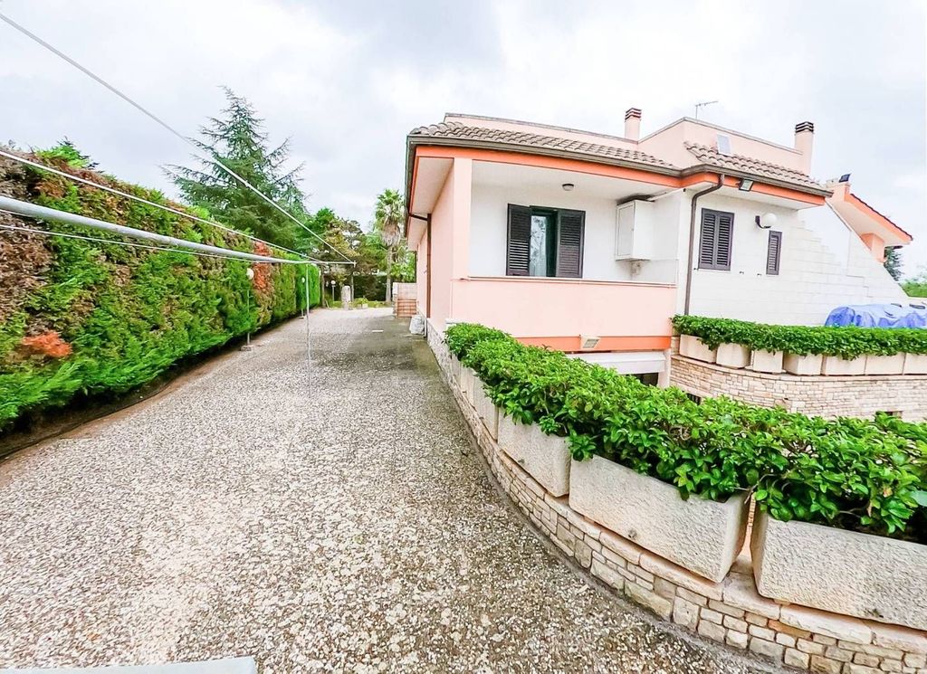 Luxury House for sale in Muro Leccese, 590 000 €, Photo 2