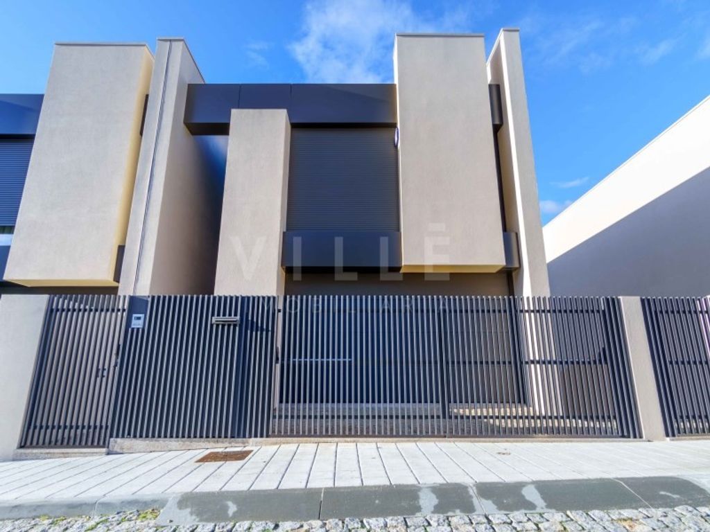 Maison de luxe à vendre à Gondomar, 530 000 €, Photo 2