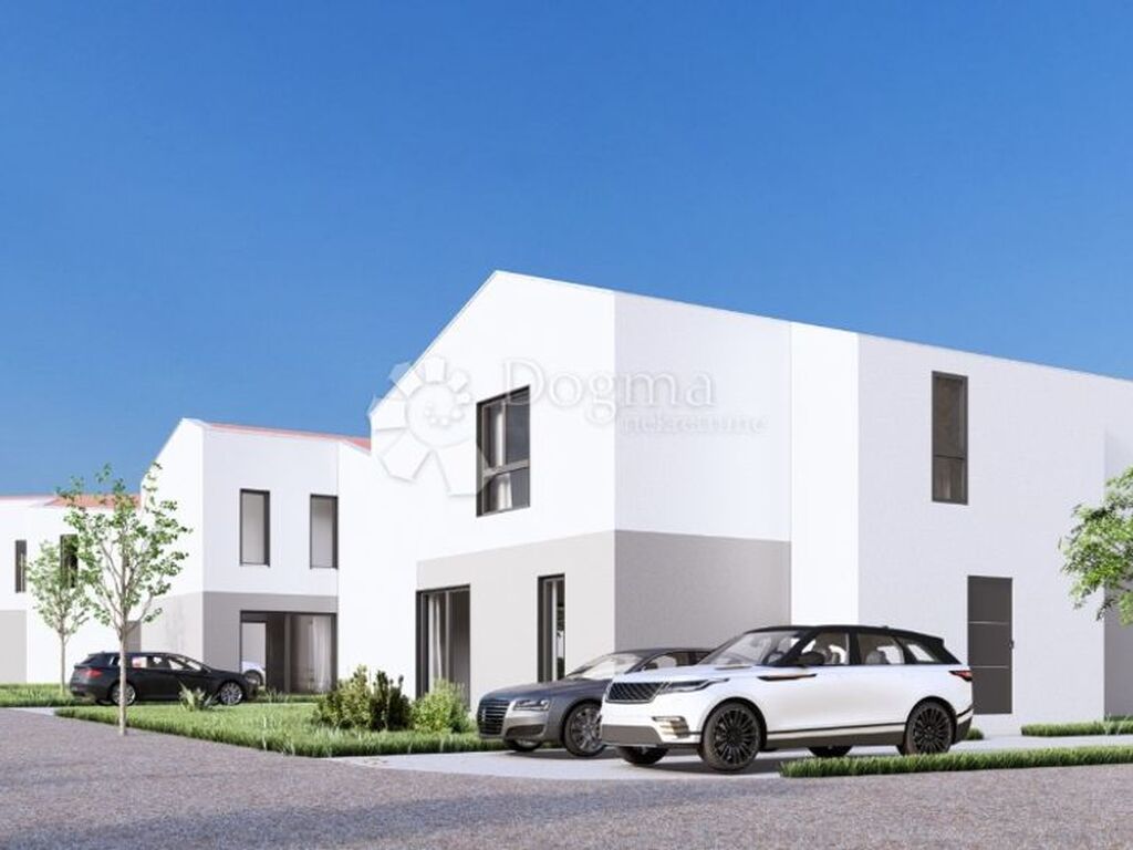 Maison de luxe à vendre à Vrsar, 650 000 €, Photo 3