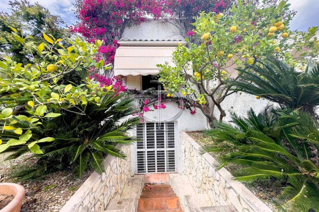 Luxury House for sale in Bari, 1 350 000 €, Photo 3