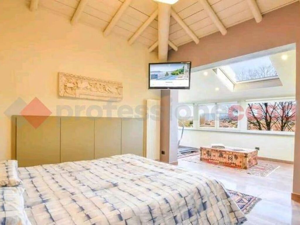 Luxury House for sale in Dormelletto, 1 240 000 €, Photo 4