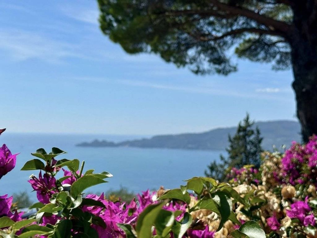 Luxury House for sale in Chiavari, 2 350 000 €, Photo 1