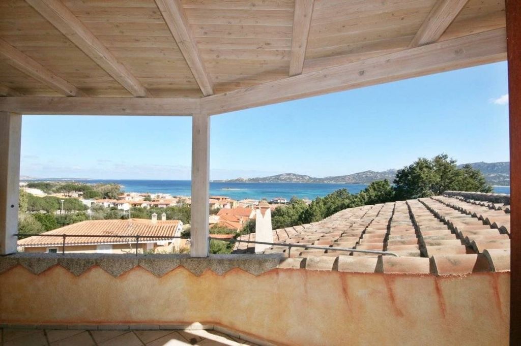 Luxury House for sale in Arzachena, 650 000 €, Photo 1