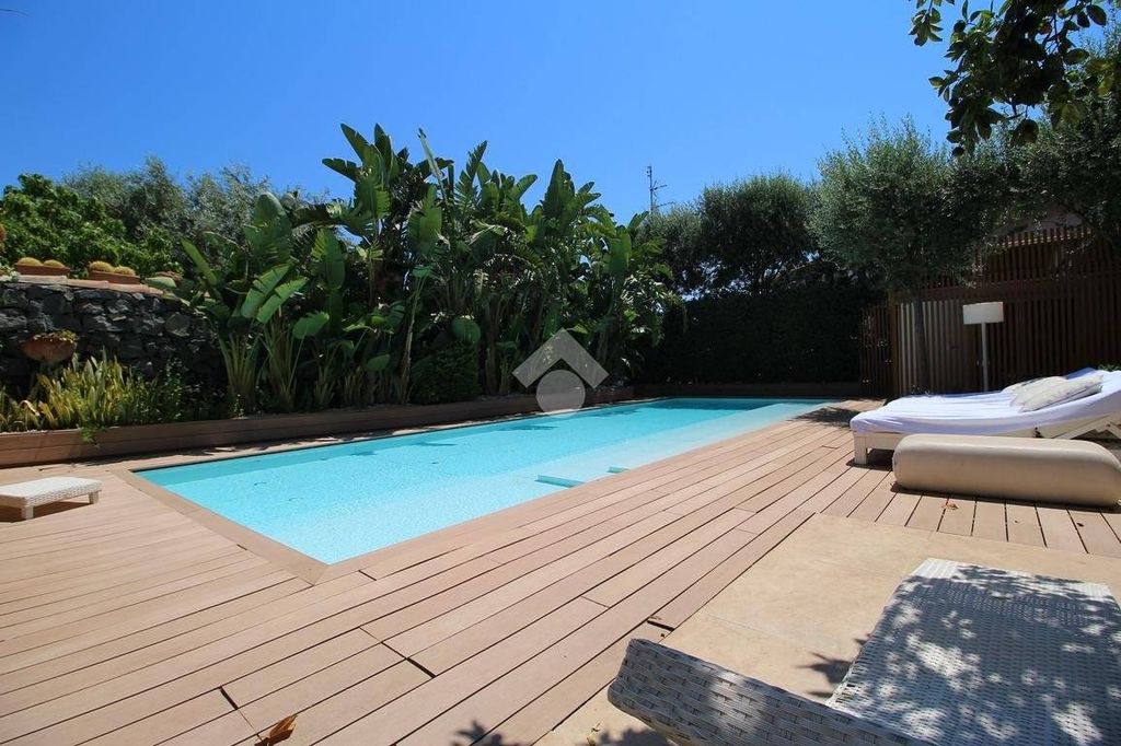 Luxury House for sale in Catania, 1 590 000 €, Photo 1