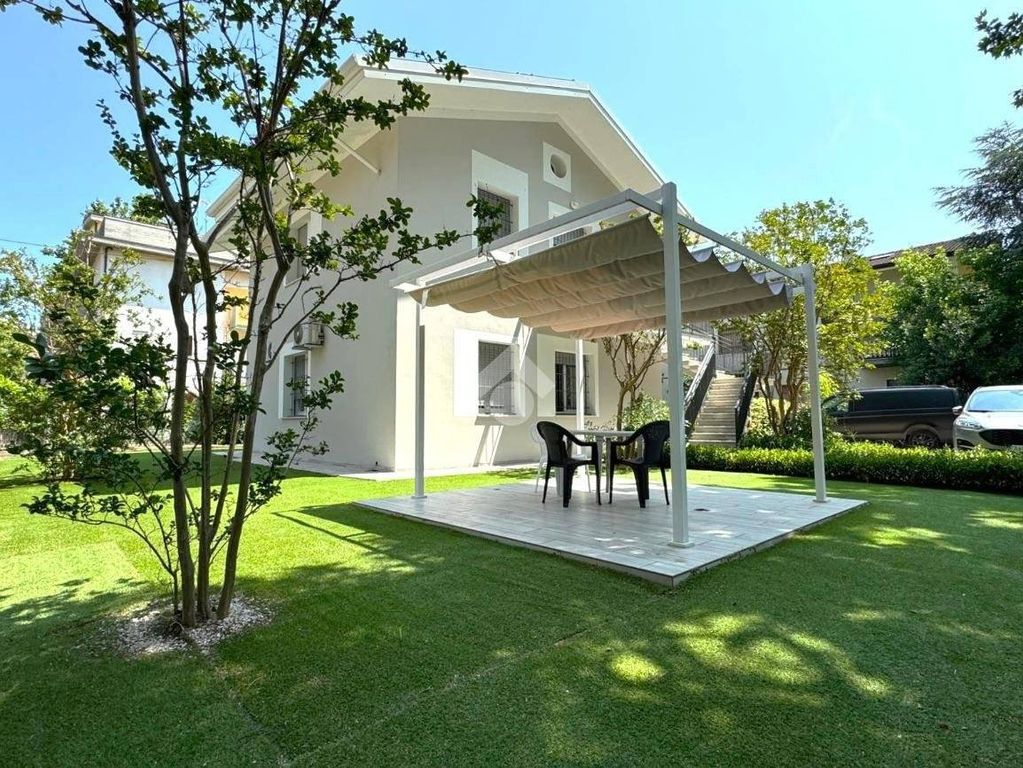 Luxury House for sale in Cesenatico, 1 000 000 €, Photo 1