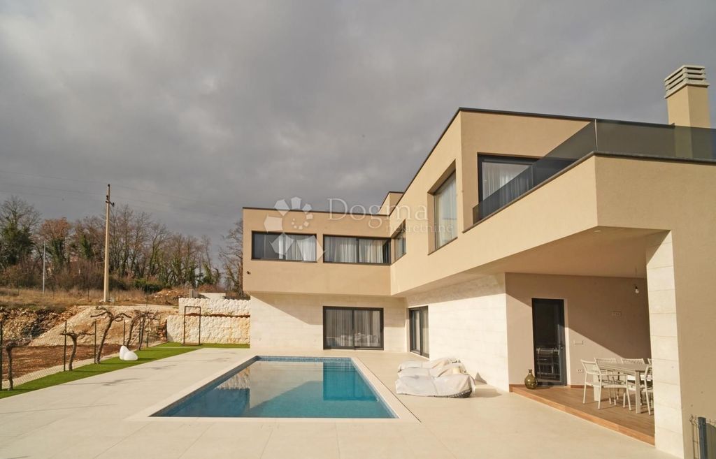 Luxury House for sale in Tinjan, 1 800 000 €, Photo 2