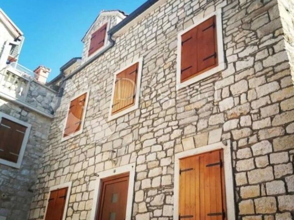Maison de luxe à vendre à Supetar, 1 550 000 €, Photo 2