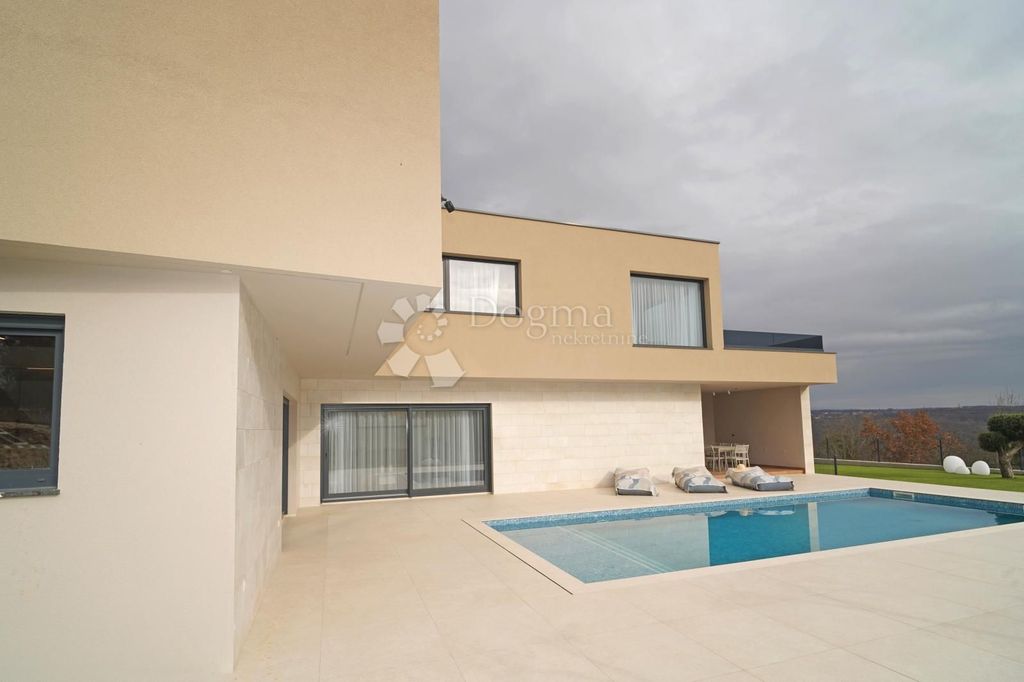Luxury House for sale in Tinjan, 1 800 000 €, Photo 3
