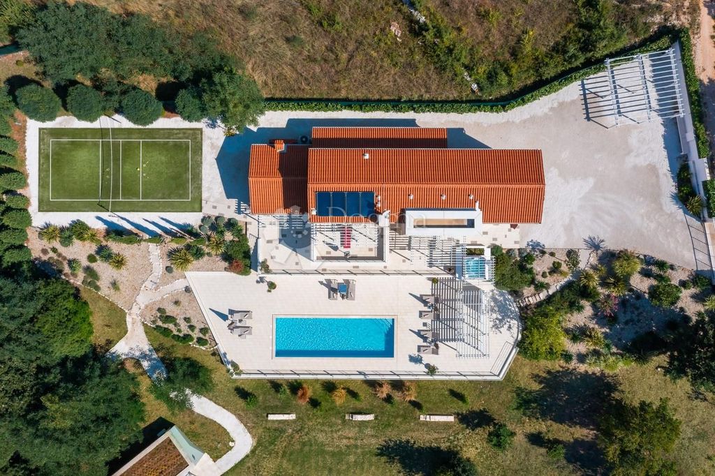Luxury House for sale in Svetvincenat, 1 210 000 €, Photo 3