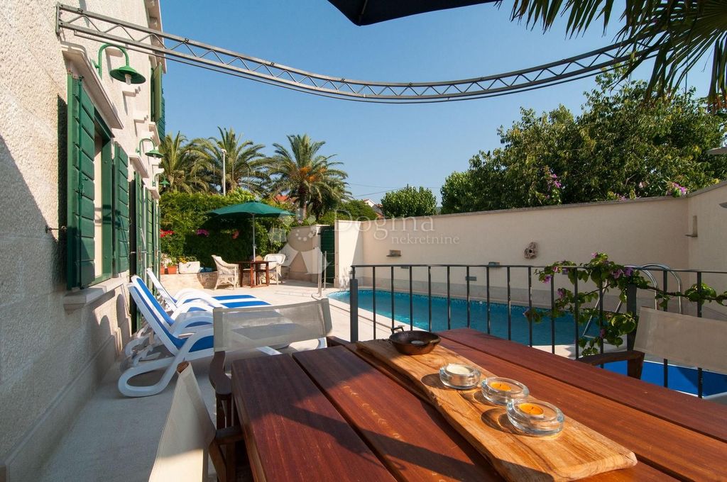 Maison de luxe à vendre à Supetar, 940 000 €, Photo 3