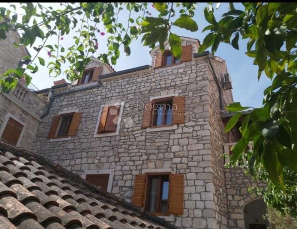 Maison de luxe à vendre à Supetar, 1 550 000 €, Photo 3
