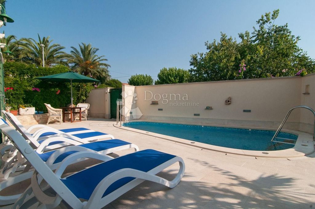 Maison de luxe à vendre à Supetar, 940 000 €, Photo 4