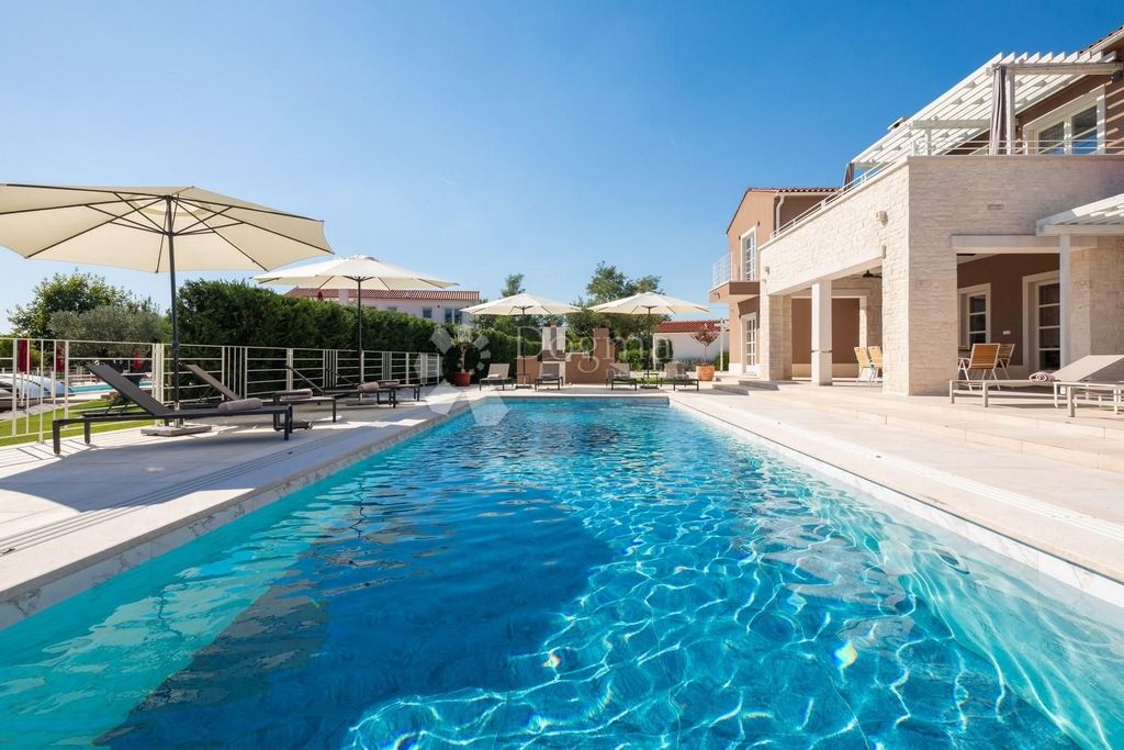 Luxury House for sale in Svetvincenat, 1 350 000 €, Photo 6