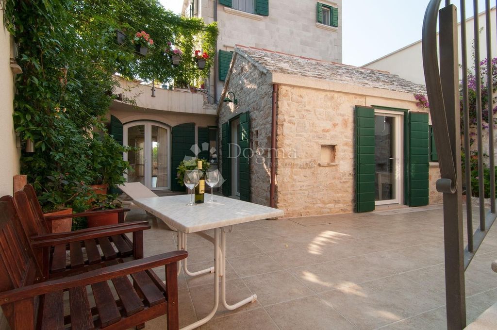 Maison de luxe à vendre à Supetar, 940 000 €, Photo 6