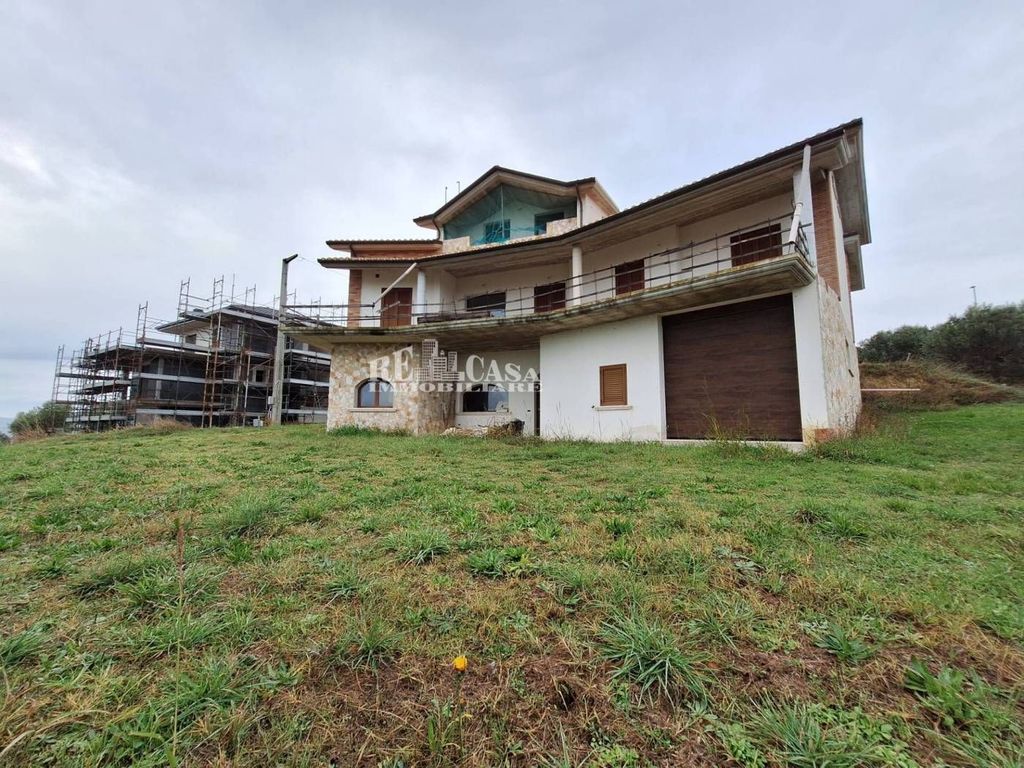 Luxury House for sale in Colonnella, 750 000 €, Photo 1