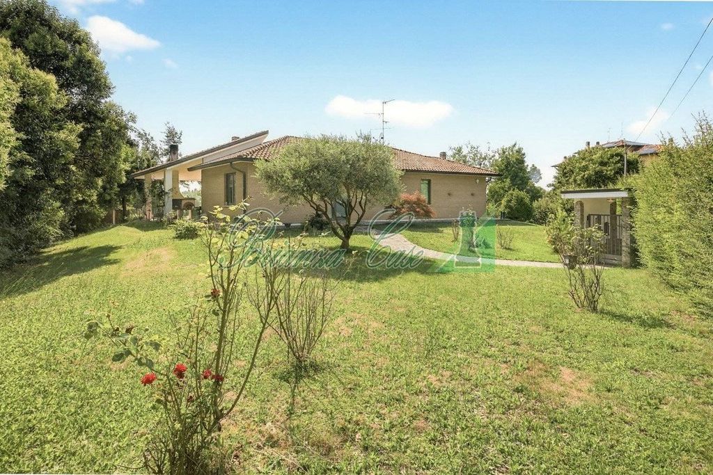 Luxury House for sale in Camparada, 690 000 €, Photo 1