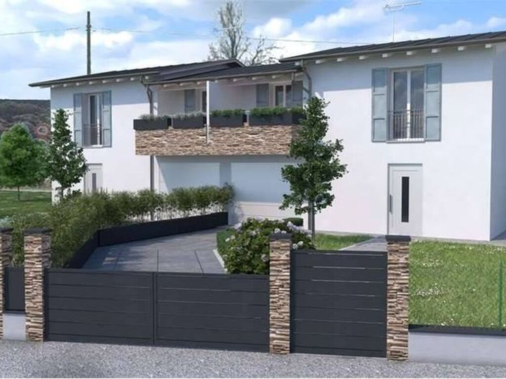 Luxury House for sale in Traversetolo, 450 000 €, Photo 1