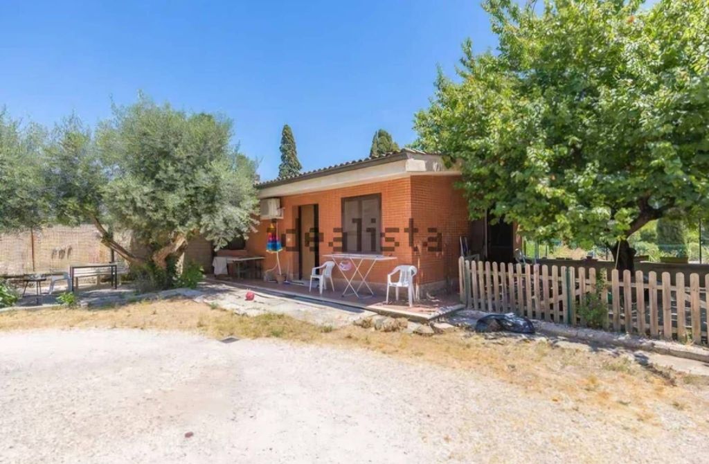Luxury House for sale in Rome, 780 000 €, Photo 2