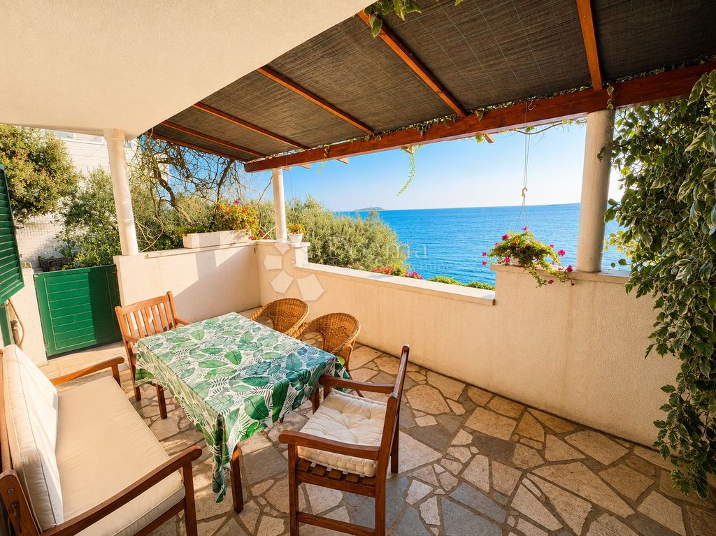 Maison de luxe à vendre à Rogoznica, 880 000 €, Photo 2