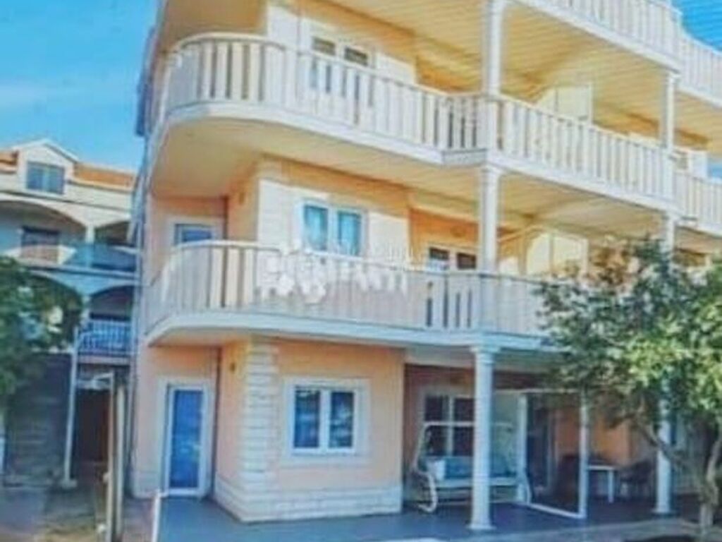 Maison de luxe à vendre à Rogoznica, 1 590 000 €, Photo 1