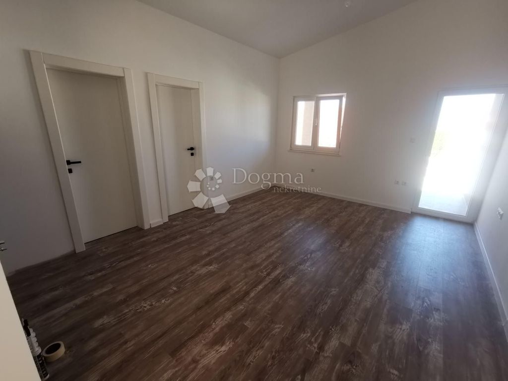 Appartement de luxe à vendre à Rogoznica, 420 000 €, Photo 1