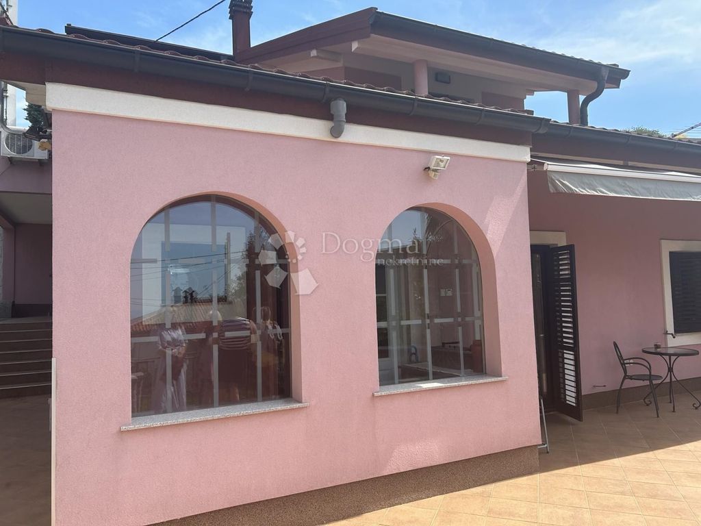 Luxury House for sale in Rijeka, 490 000 €, Photo 1