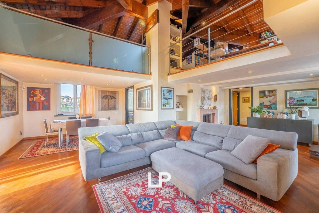 Appartement de luxe à vendre à Sesto Calende, 590 000 €, Photo 1