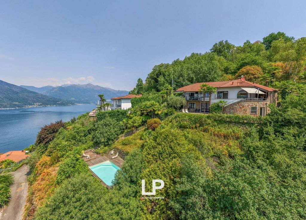 Luxury House for sale in Luino, 2 280 000 €, Photo 1