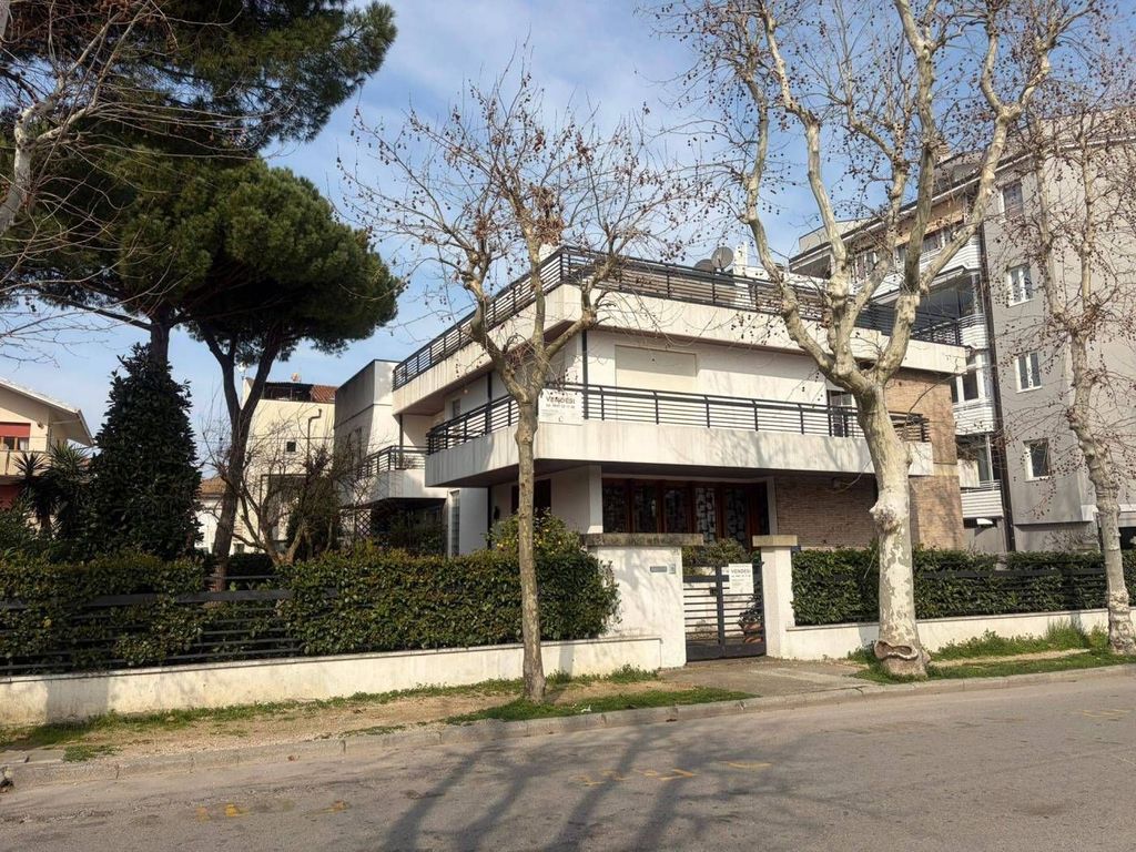 Appartement de luxe à vendre à Cattolica, 690 000 €, Photo 1
