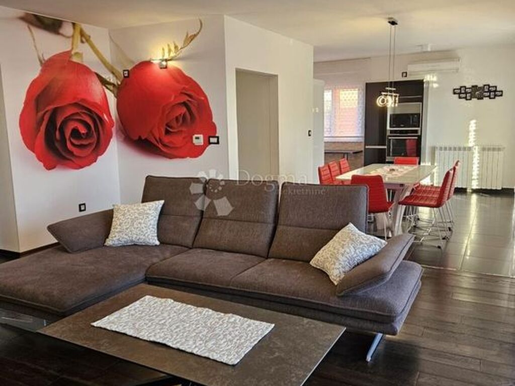 Luxury Apartment for sale in Rijeka, 400 000 €, Photo 1