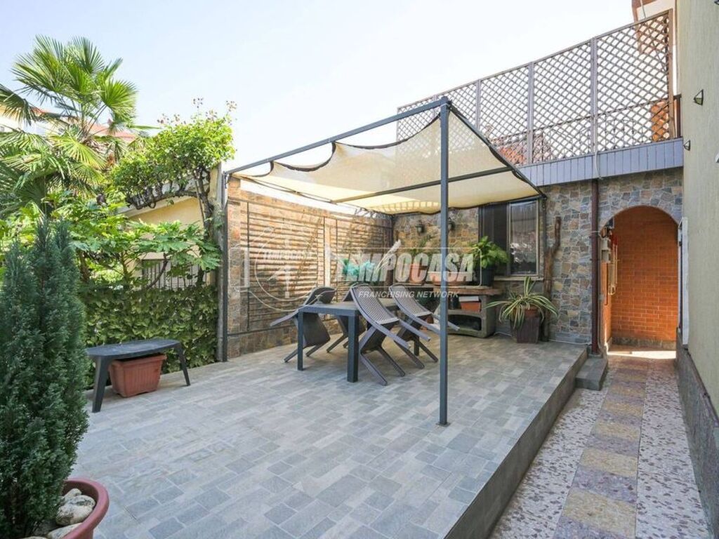 Luxury House for sale in Grugliasco, 820 000 €, Photo 1