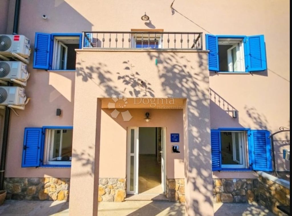 Maison de luxe à vendre à Rab, 449 000 €, Photo 1