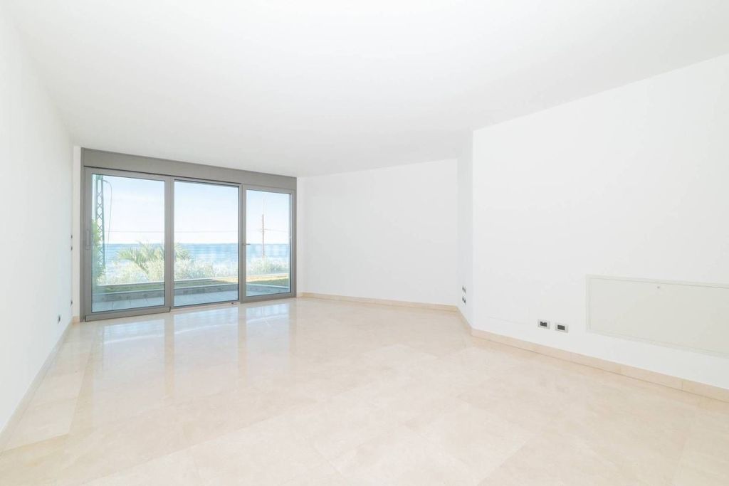 Luxury Apartment for sale in San Remo, 685 000 €, Photo 1